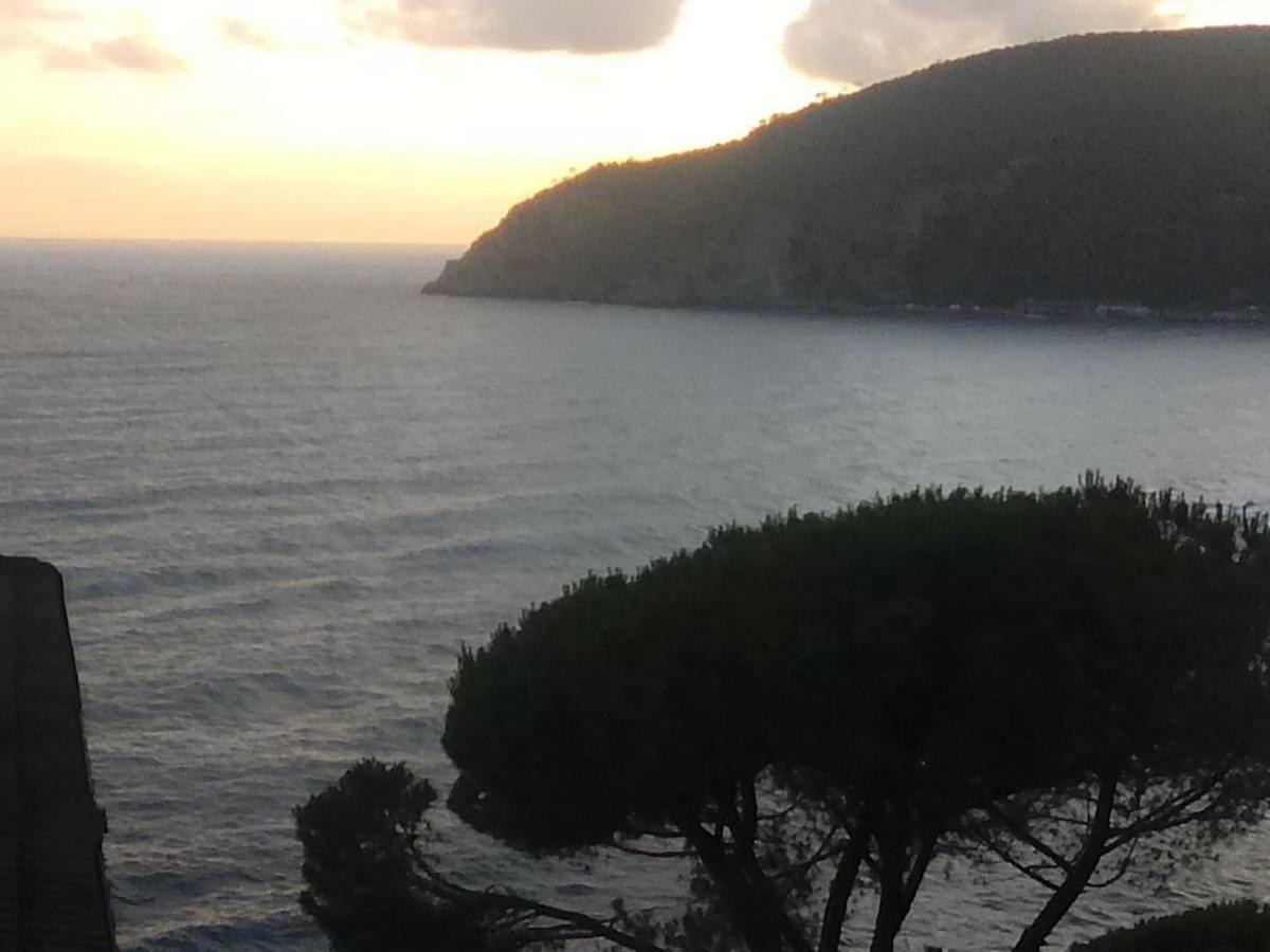 Un Gioiello Con Vista Mare Villa Moneglia Bagian luar foto