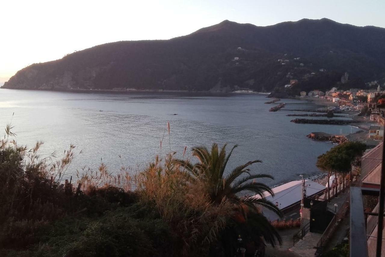Un Gioiello Con Vista Mare Villa Moneglia Bagian luar foto